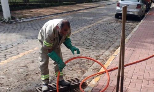 Secretaria de Obras de VR intensifica manutenções do sistema de drenagem das vias do município